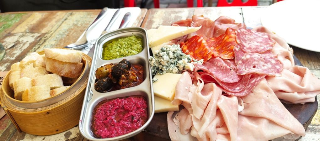 What Is a Deli? A Simple Explanation For First-Time Visitors